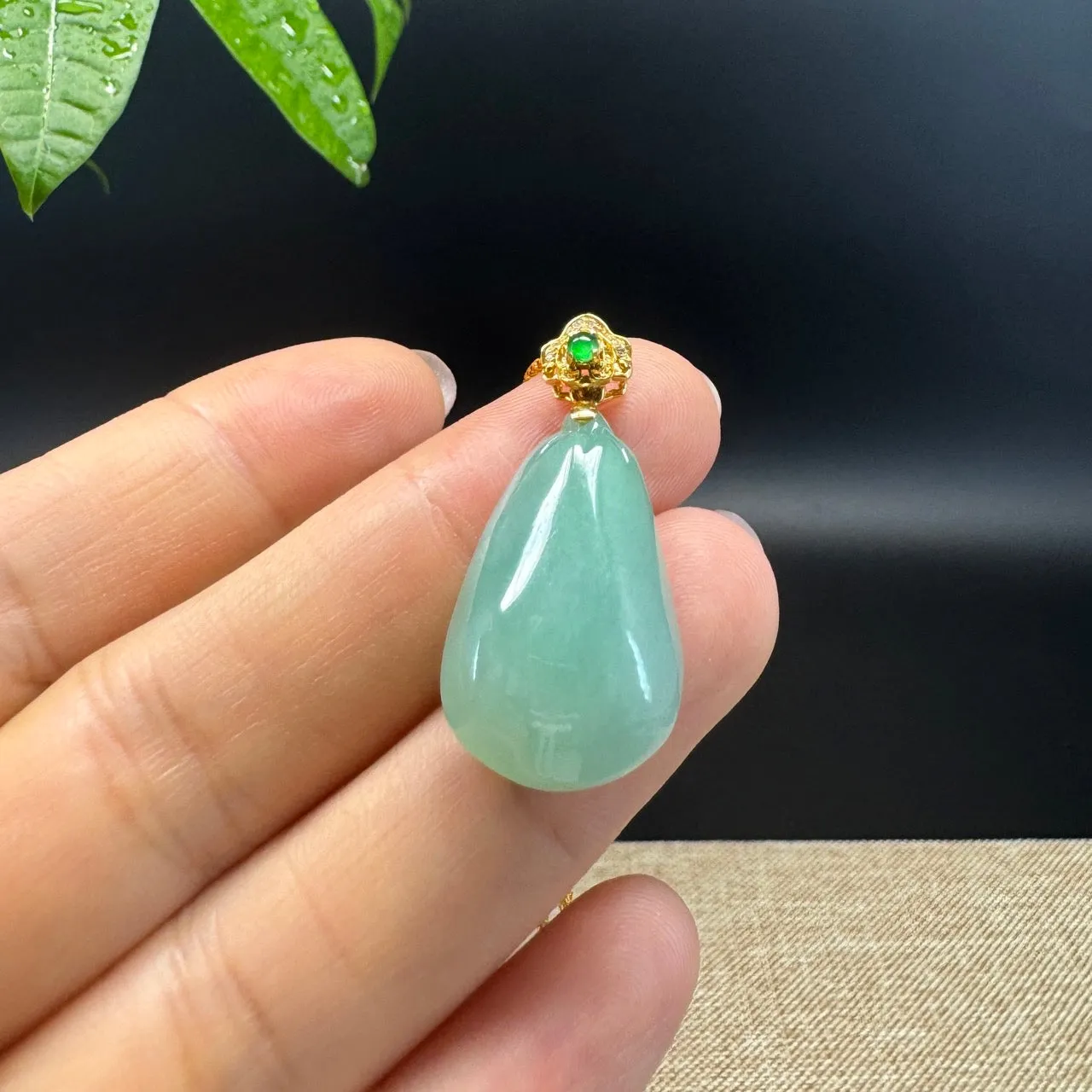 18K Yellow Gold Green Jadeite Jade Shou Tao Pendant with Diamond