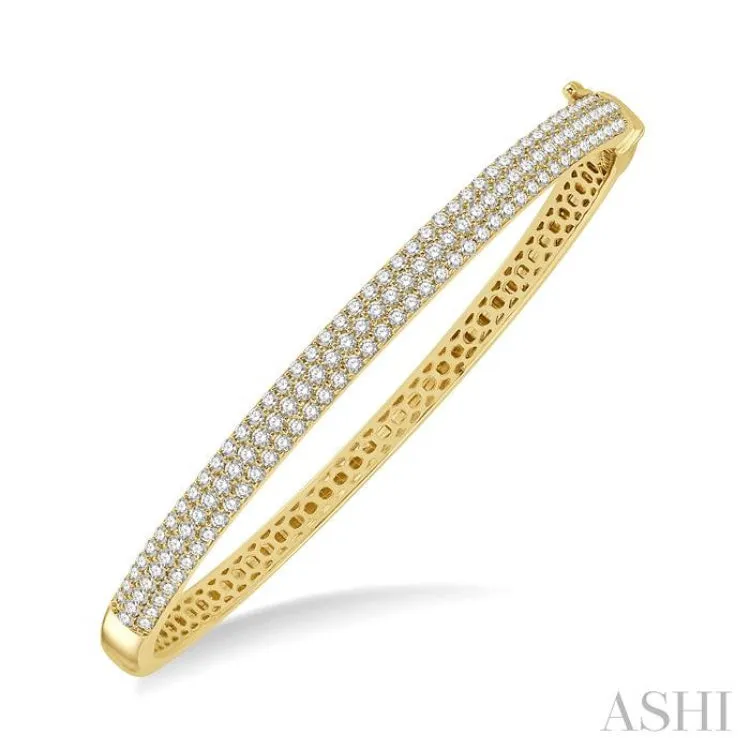 2 Ctw Round Cut Diamond Fashion Bangle in 14K Yellow Gold