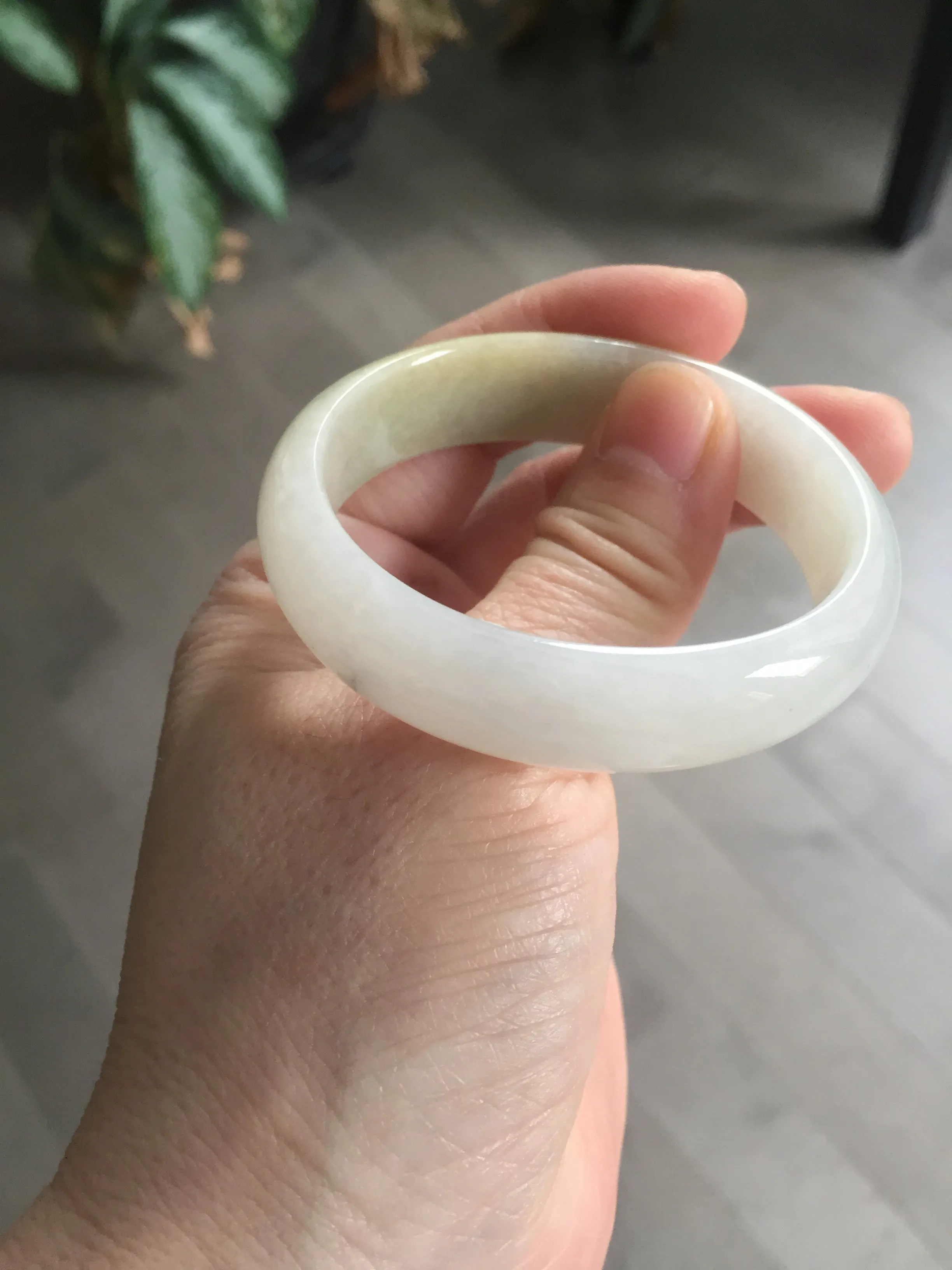 47.5mm Certified Type A 100% Natural icy light green/white oval Jadeite Jade bangle Q61-6673