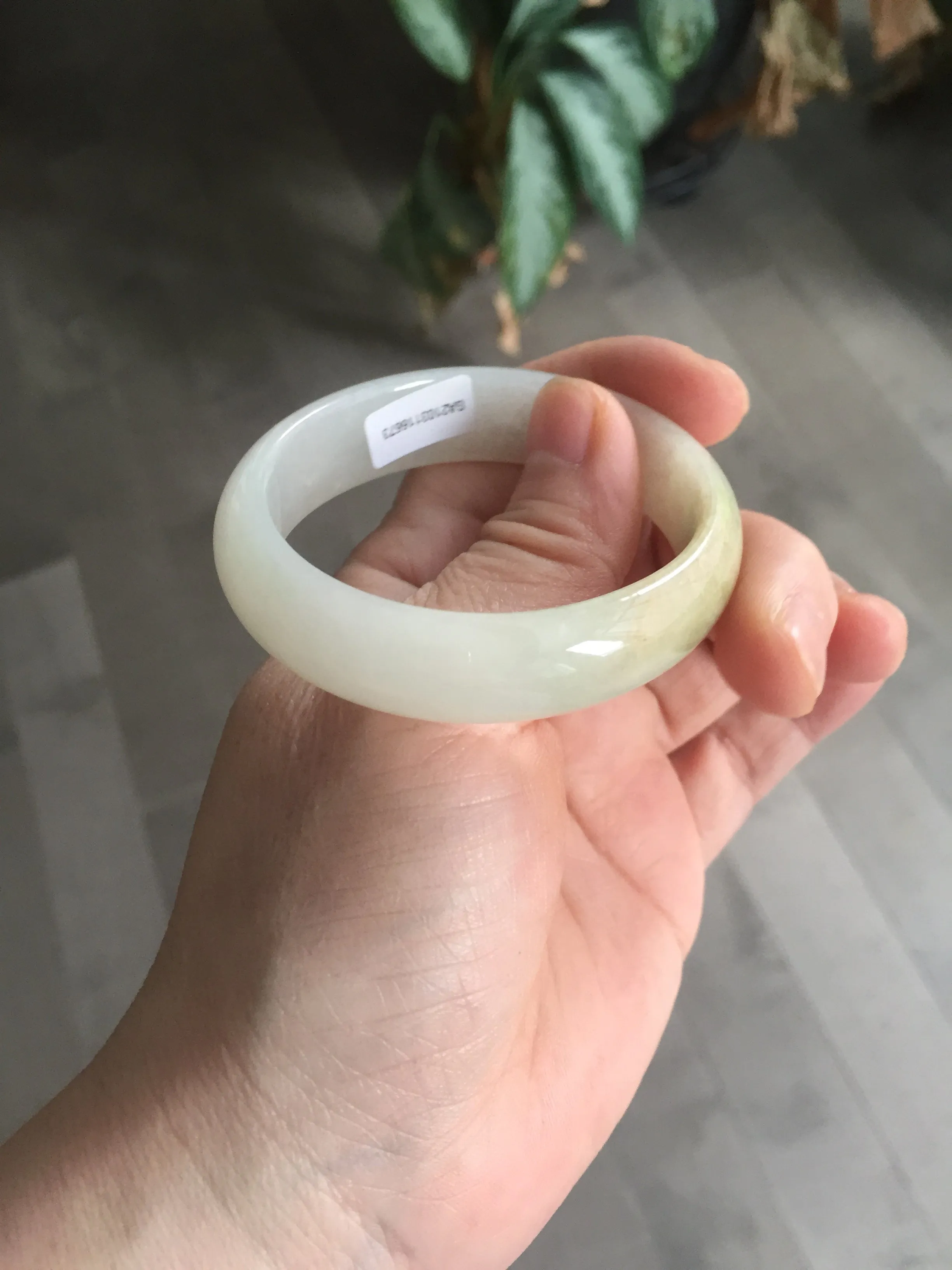 47.5mm Certified Type A 100% Natural icy light green/white oval Jadeite Jade bangle Q61-6673