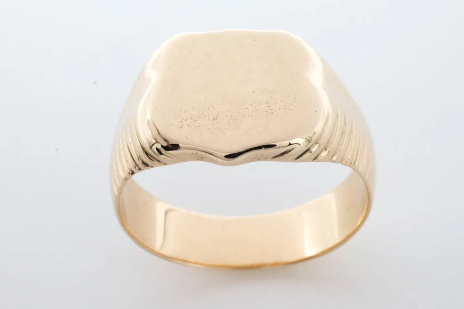 Antique 14 carat gold signet ring