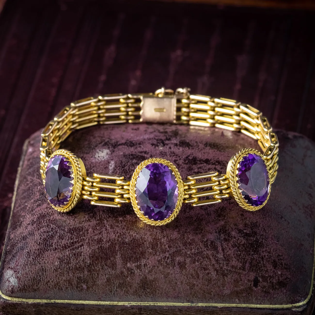 Antique Victorian Amethyst Bracelet 9ct Gold 19ct Of Amethyst