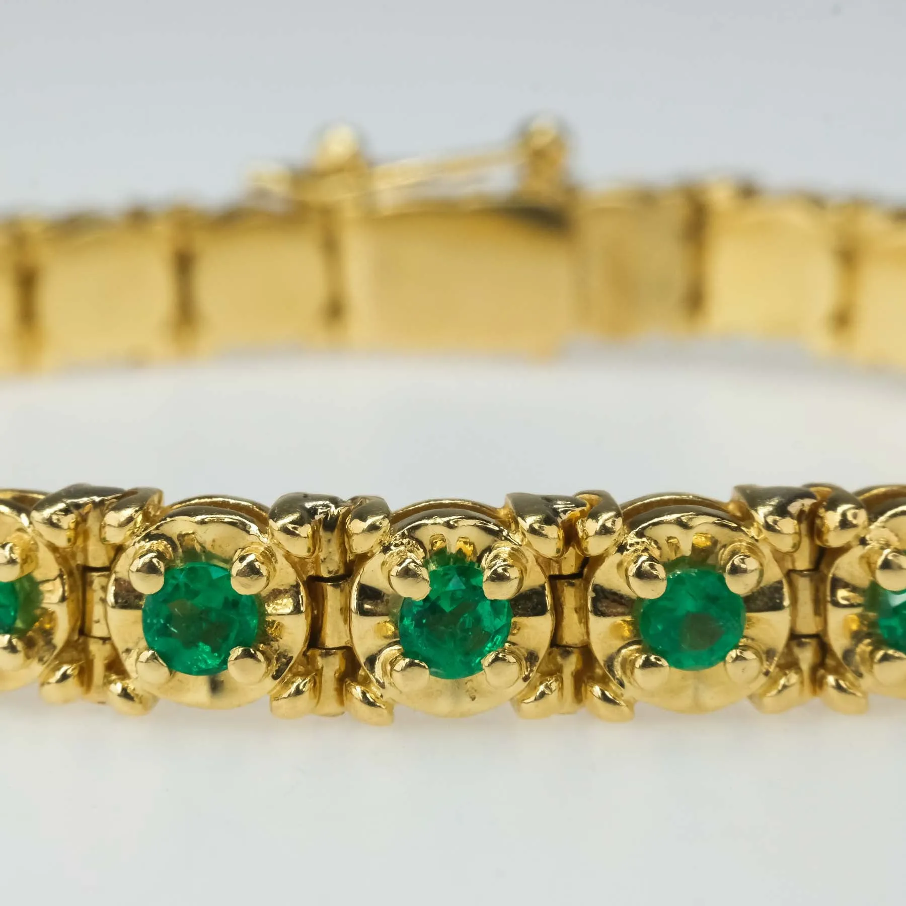 Emerald Tennis Bracelet in 18K Yellow Gold