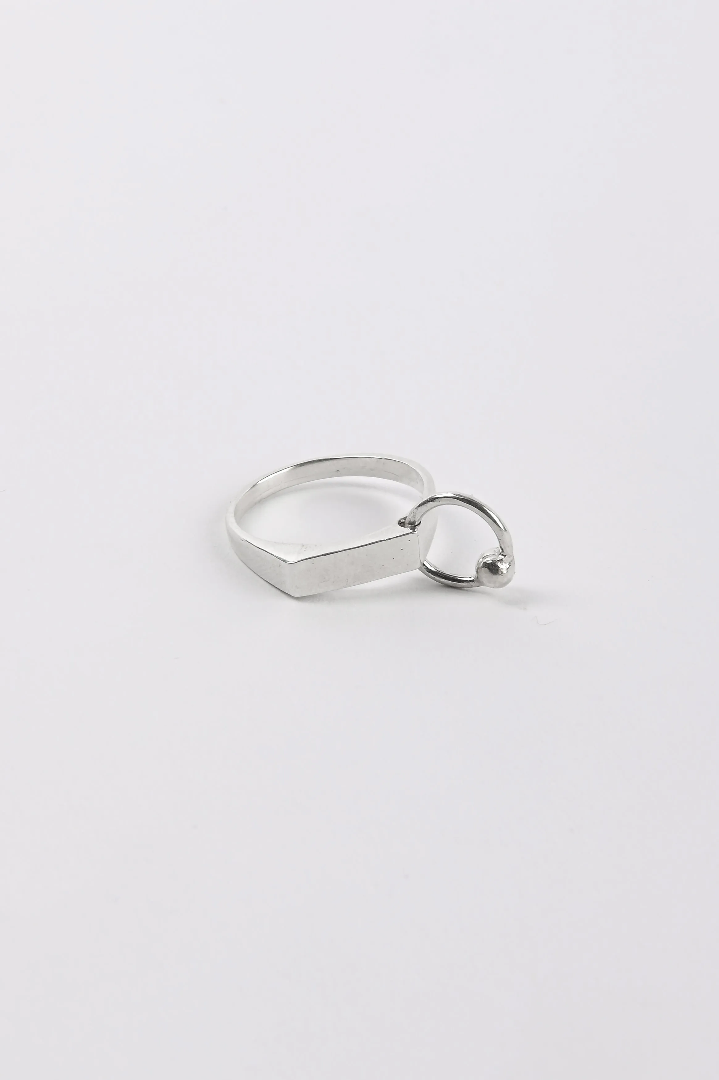 Kick In The Eye 'Zero' Ring With Round Piercing