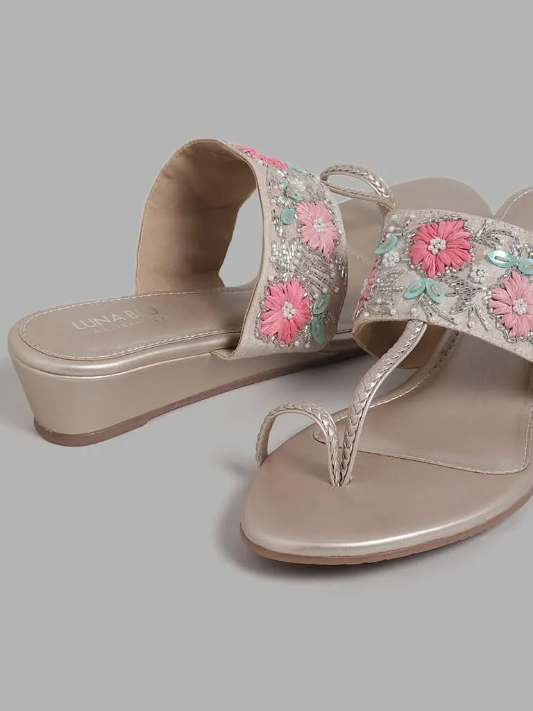 LUNA BLU Beige Floral Embroidered Toe Ring Sandals