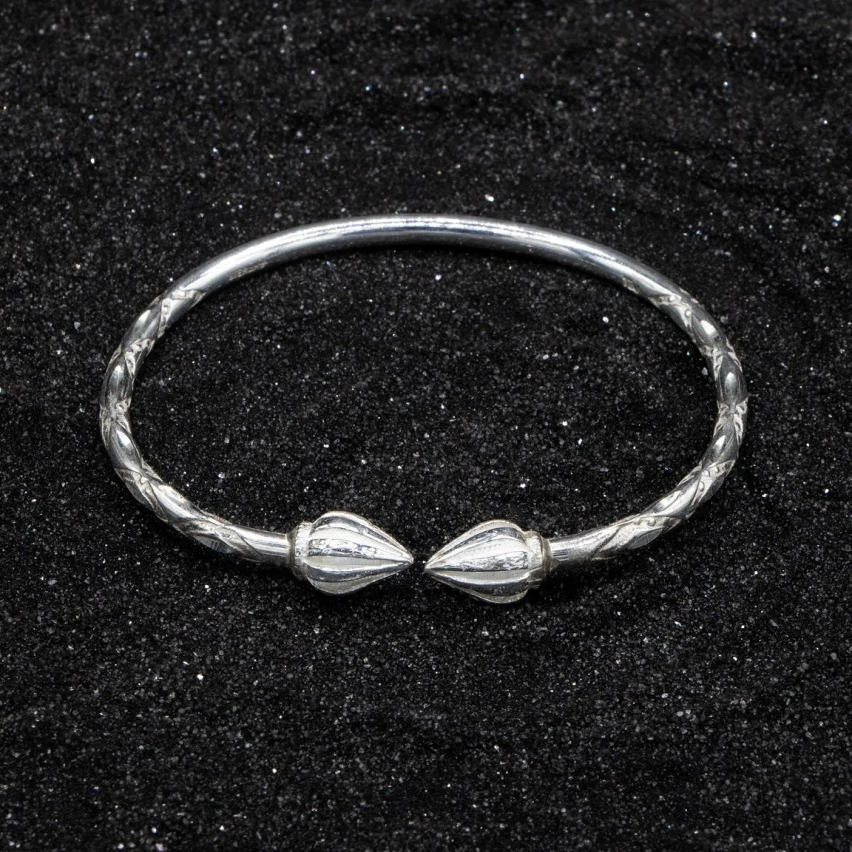 Medium Cocoa Pods Bangle with Diamante Pattern