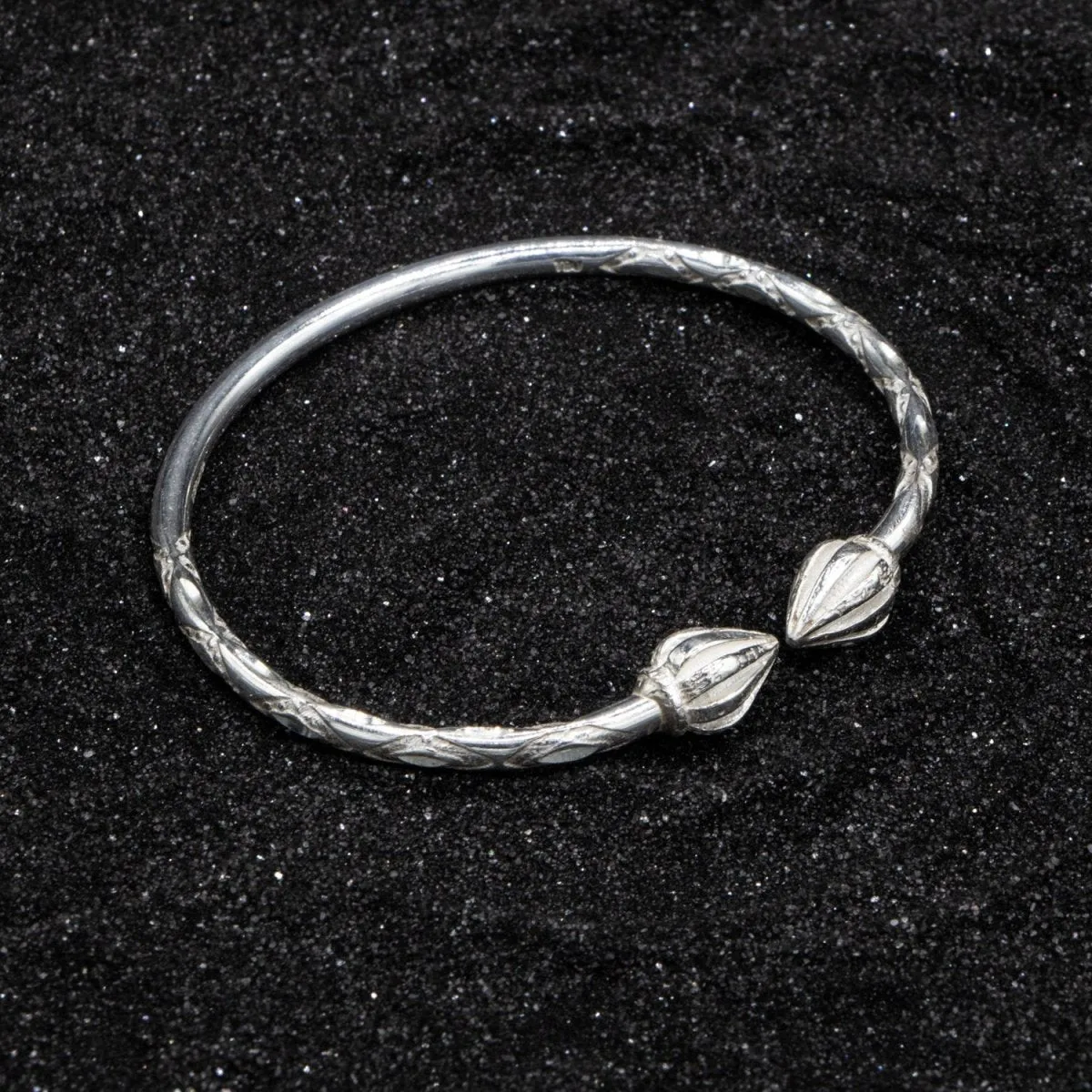 Medium Cocoa Pods Bangle with Diamante Pattern