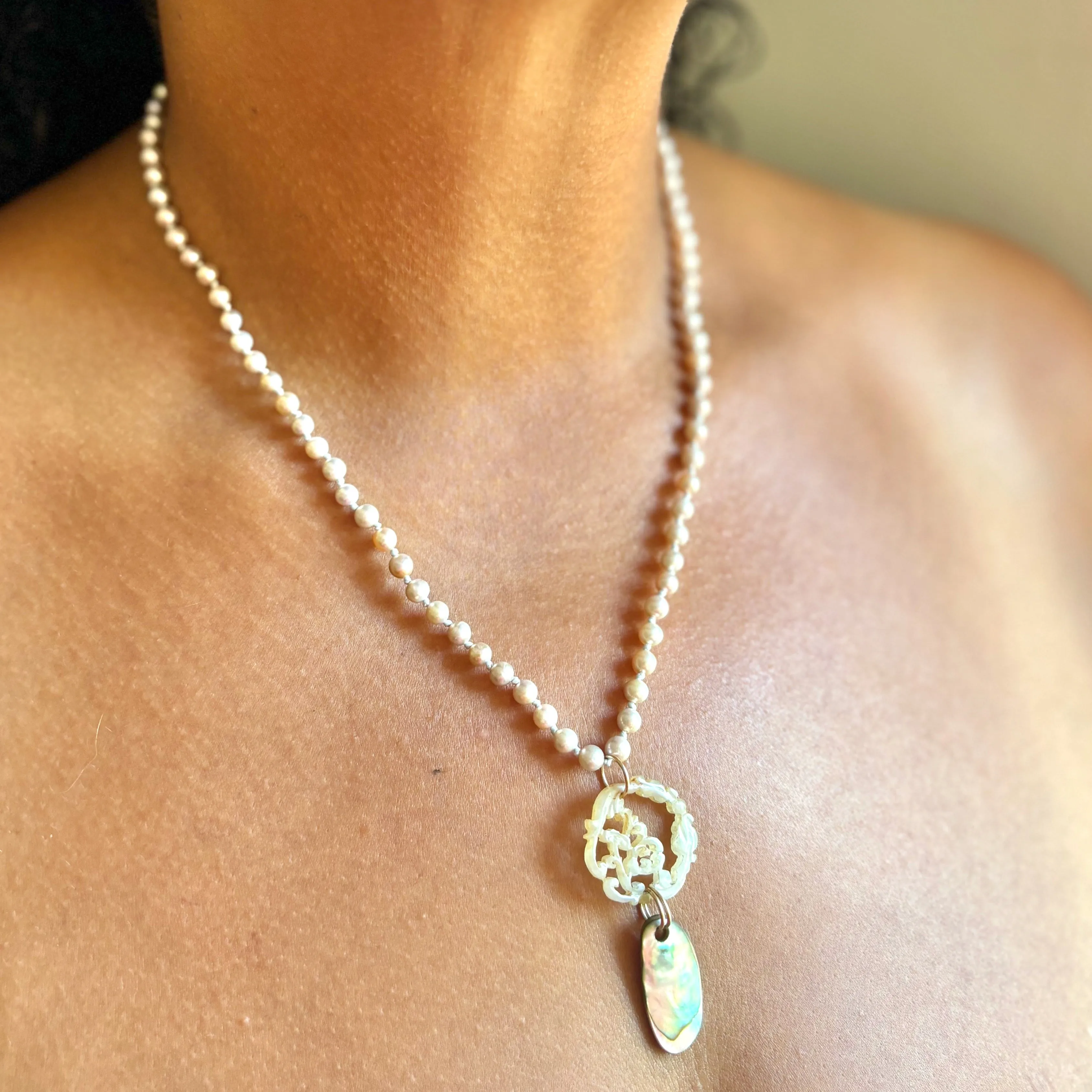 NEPHRITE JADE AND ABALONE SHELL PEARL NECKLACE