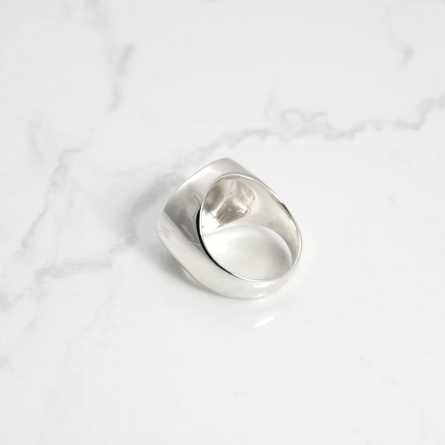 Perfect circle signet Ring