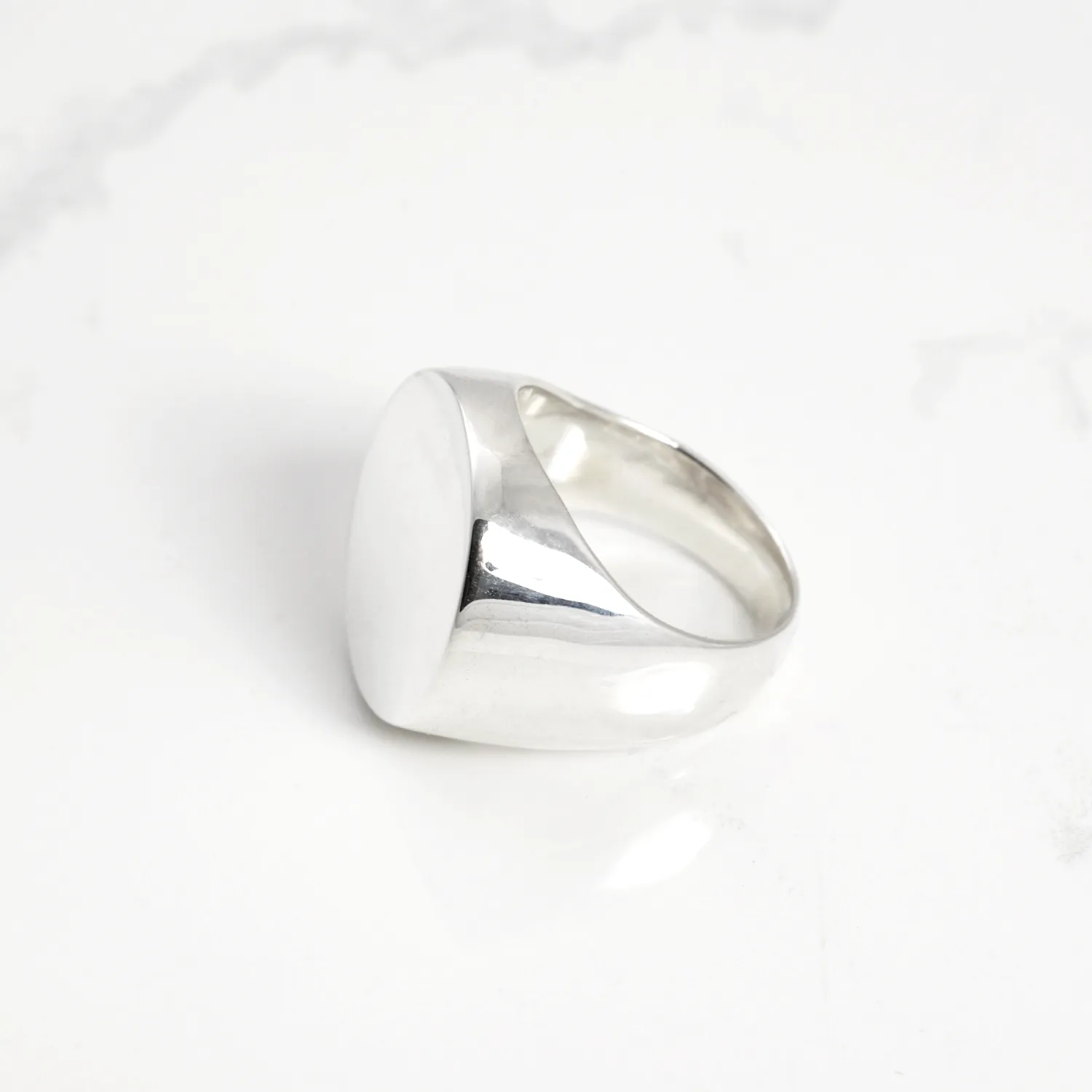 Perfect circle signet Ring