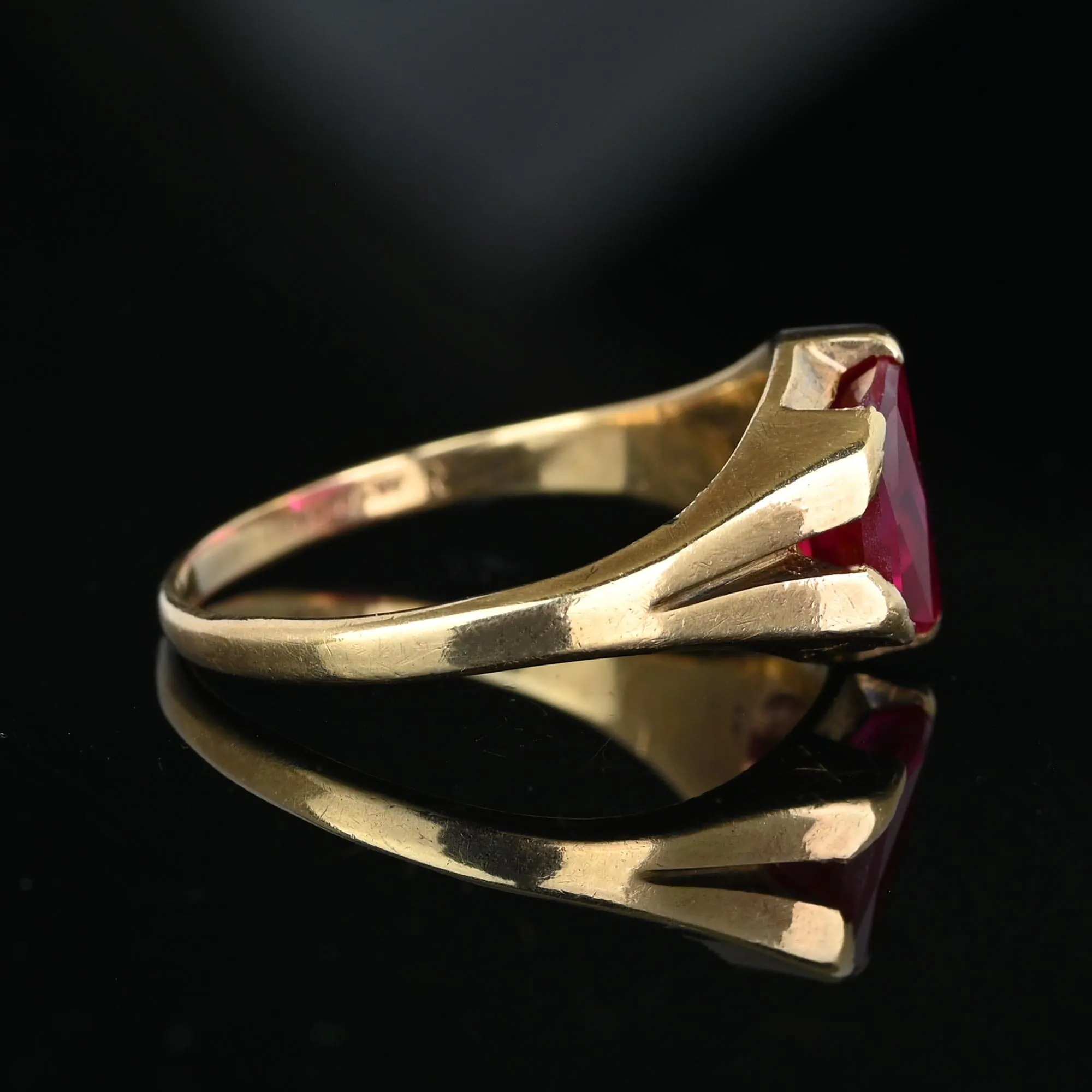 Vintage Art Deco Fancy Cut Ruby Signet Ring in Gold