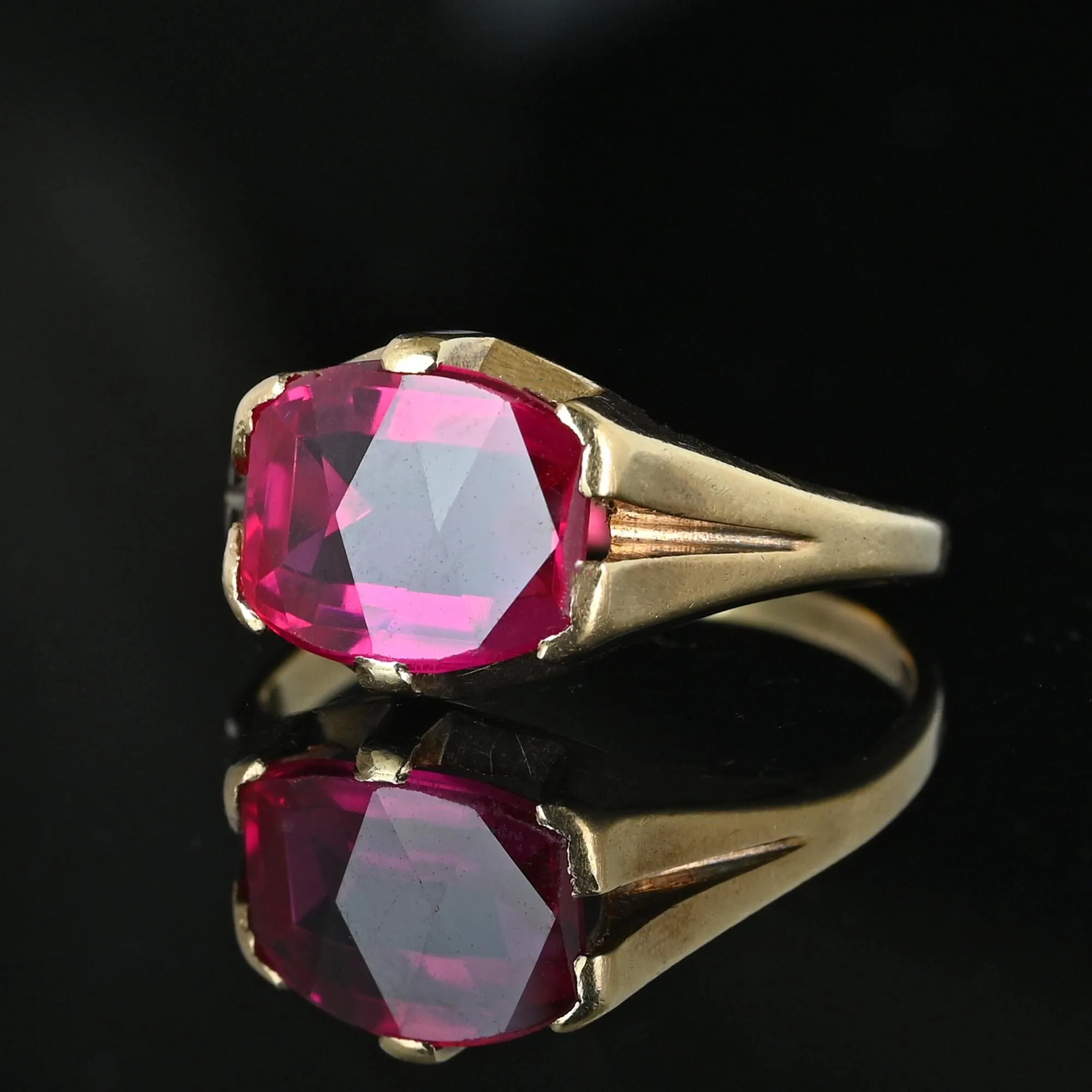 Vintage Art Deco Fancy Cut Ruby Signet Ring in Gold