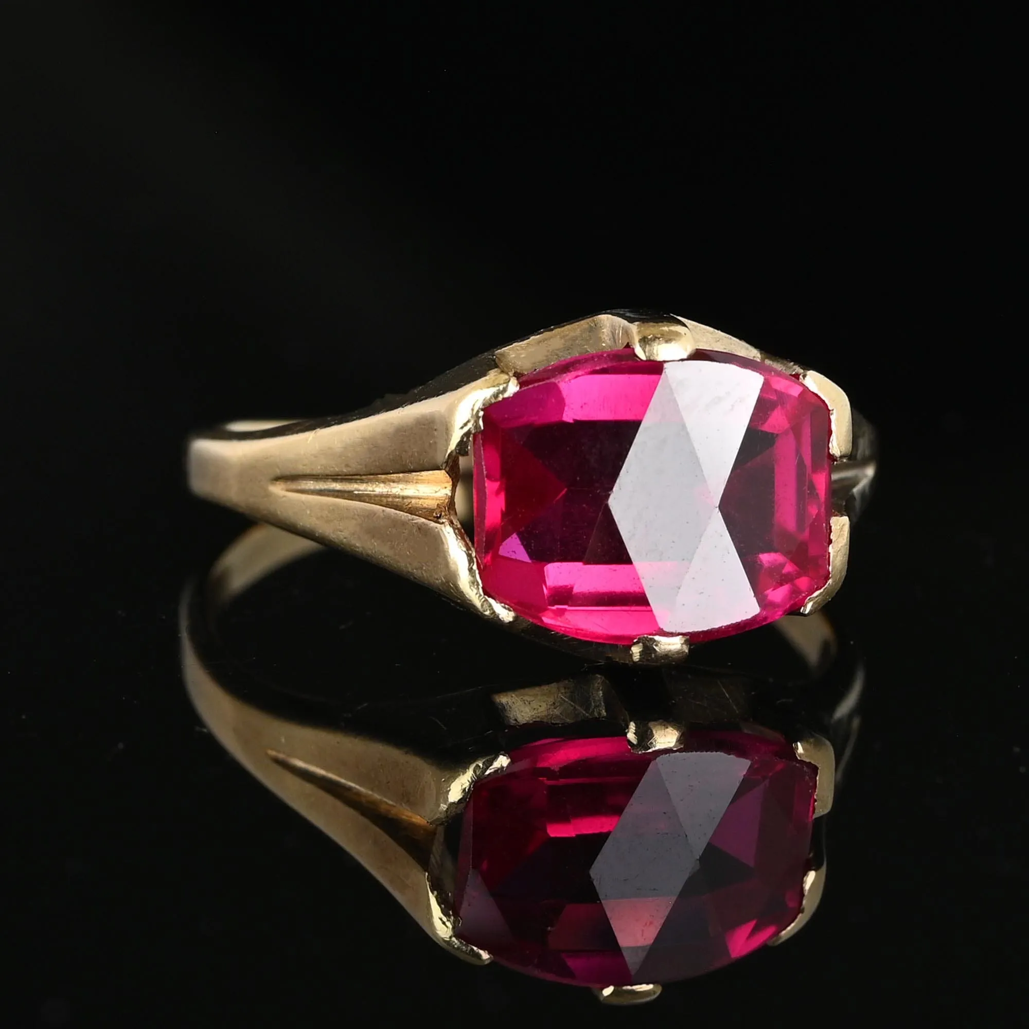 Vintage Art Deco Fancy Cut Ruby Signet Ring in Gold