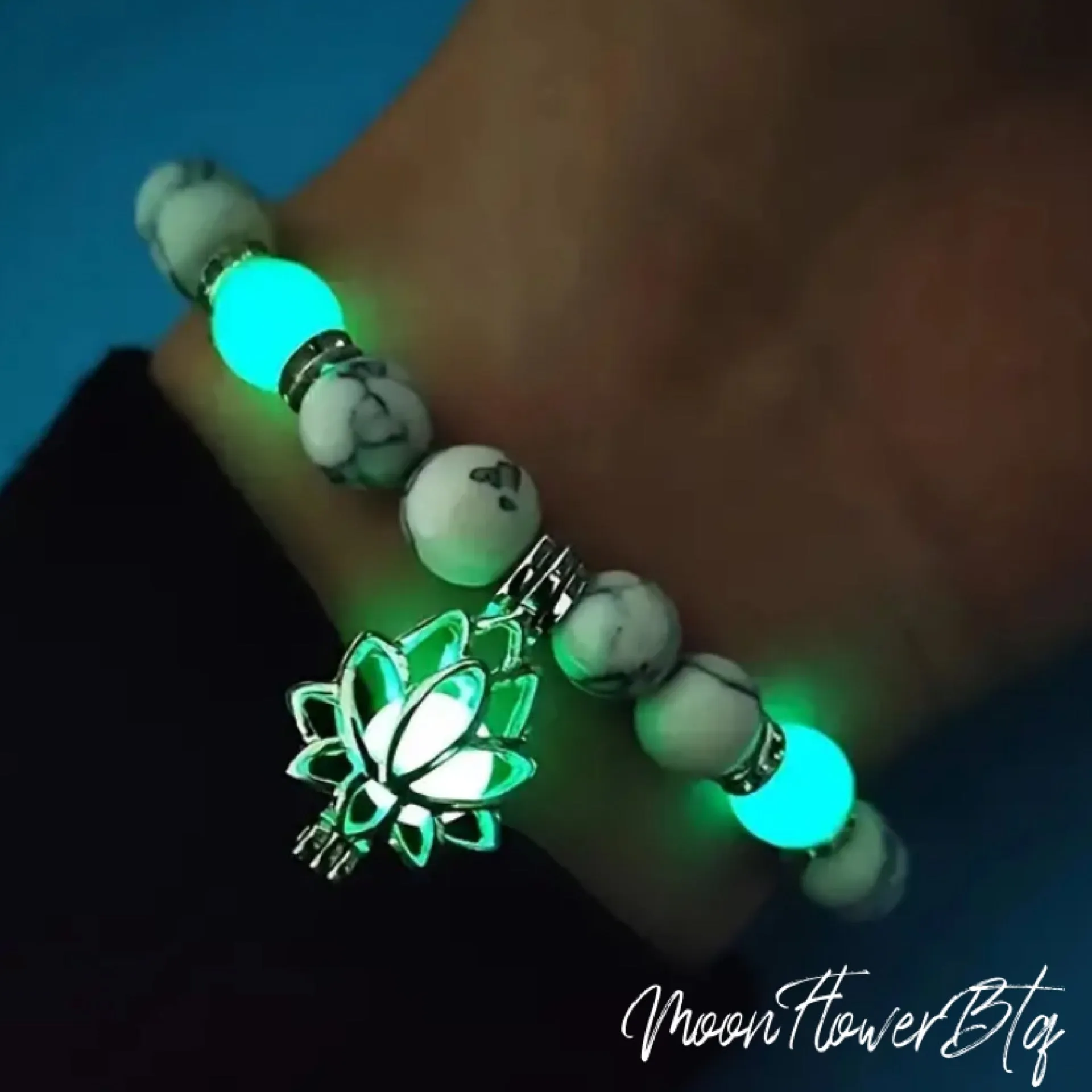 White Turquoise Lotus Stone Beaded Bracelet